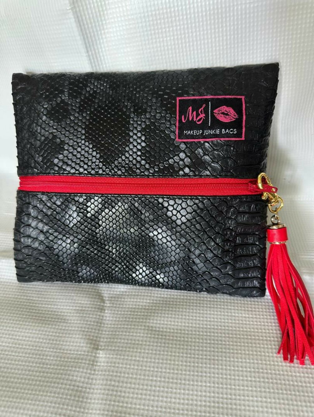 Makeup Junkie "Black Cobra" bag Black Snakeskin Texture With a Red Zipper